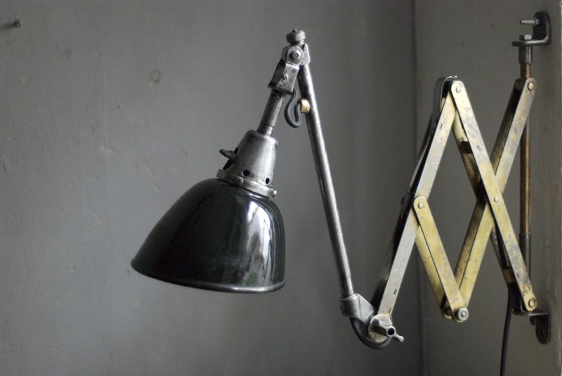 Midgard 110 DRGM DRP unique golden scissor lamp — Fiat Lux Berlin