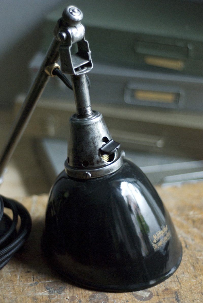 Midgard 110 DRGM DRP unique golden scissor lamp — Fiat Lux Berlin